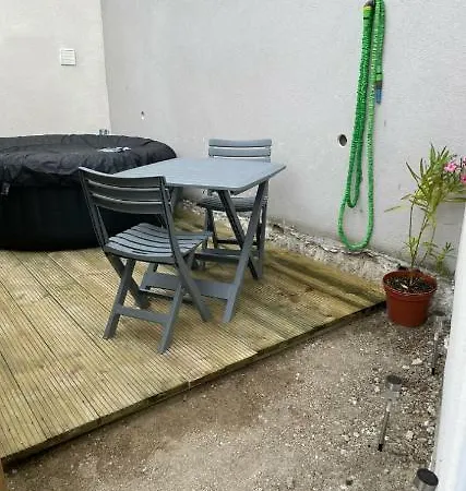 Joli Avec Terrasse Privee *