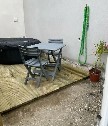 Joli Avec Terrasse Privee *